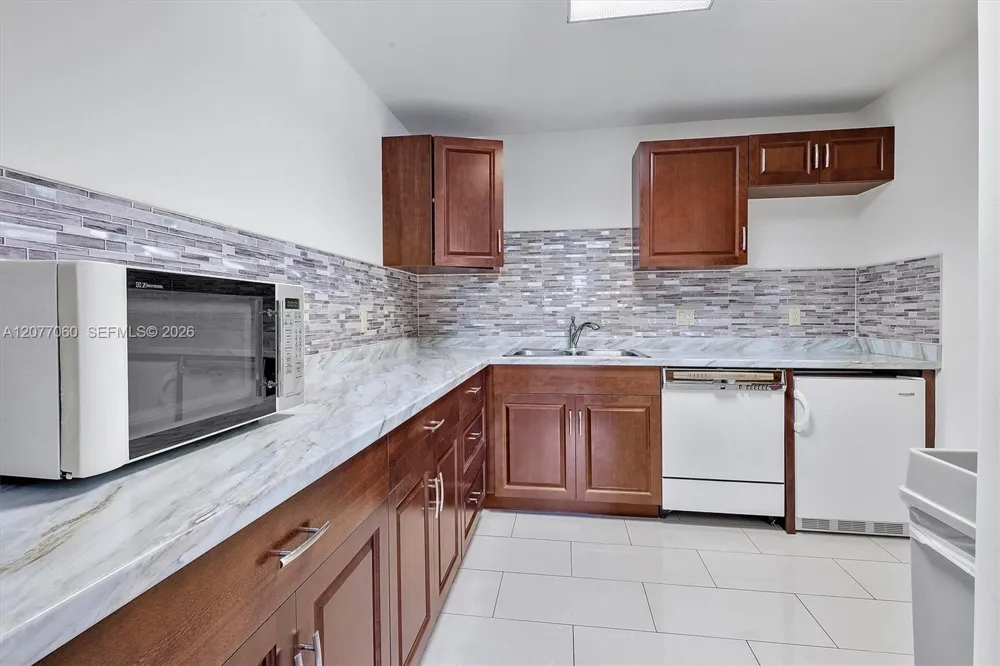 19355 Turnberry Way #8B Aventura, FL 33180