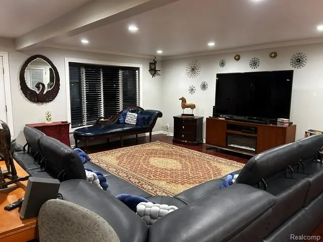 89 Muir Road Grosse Pointe Farms City, MI 48236