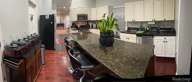 89 Muir Road Grosse Pointe Farms City, MI 48236