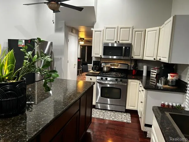 89 Muir Road Grosse Pointe Farms City, MI 48236
