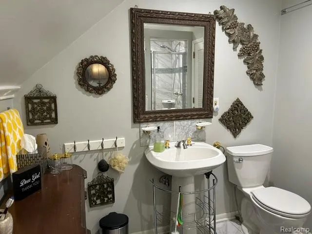 89 Muir Road Grosse Pointe Farms City, MI 48236