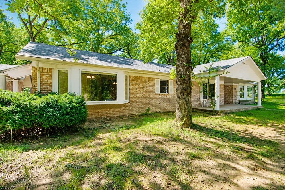 3260 Howard Road Beggs, OK 74421