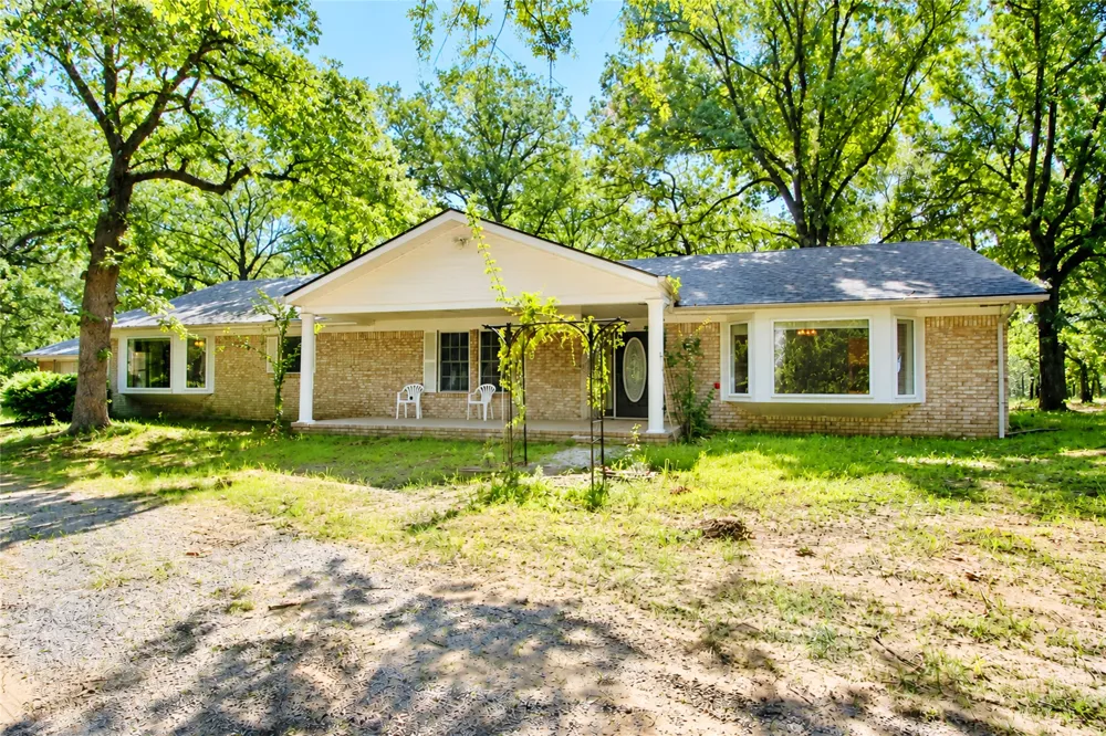 3260 Howard Road Beggs, OK 74421