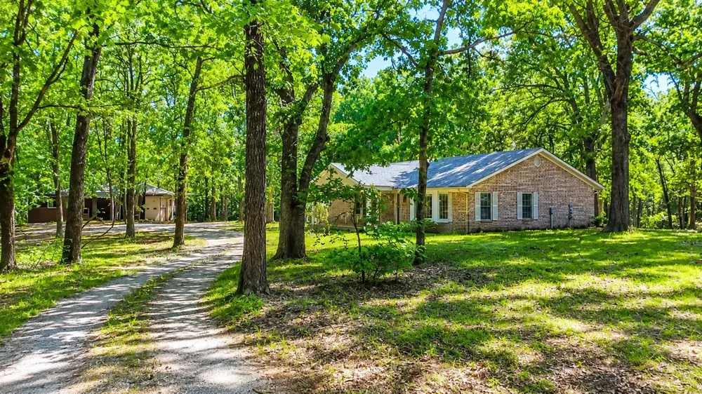3260 Howard Road Beggs, OK 74421