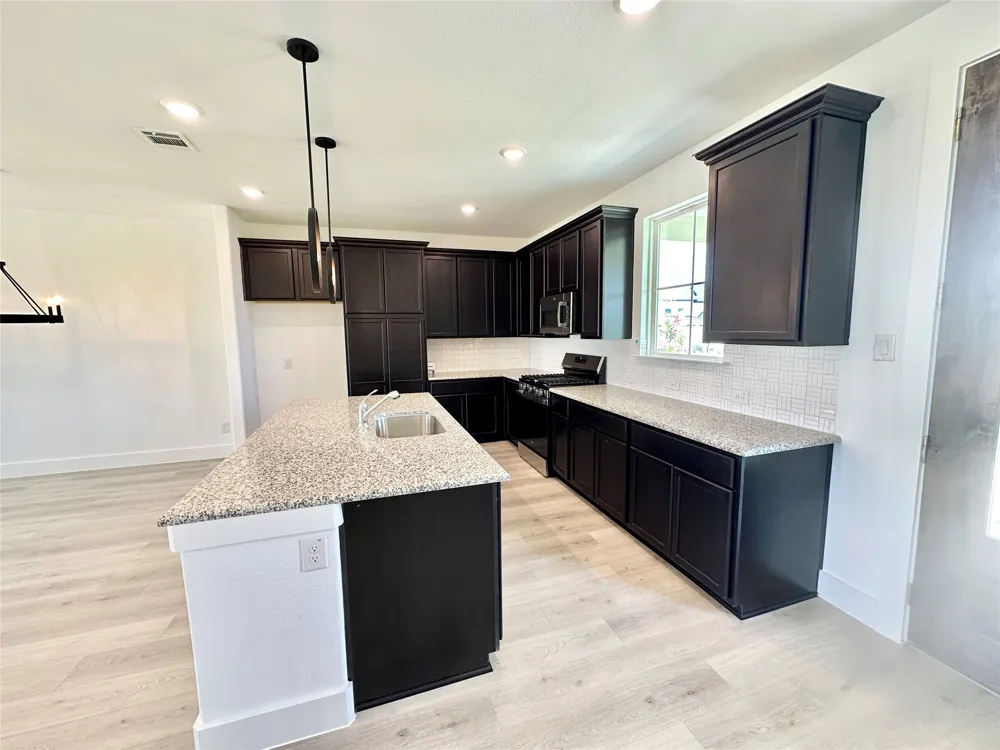 1355 Orange Blossom Court Gainesville, TX 76240