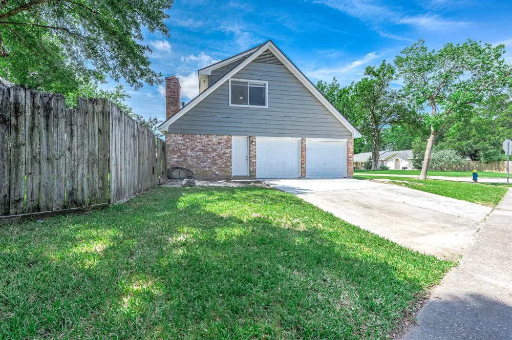9014 Landwood Drive Houston, TX 77040