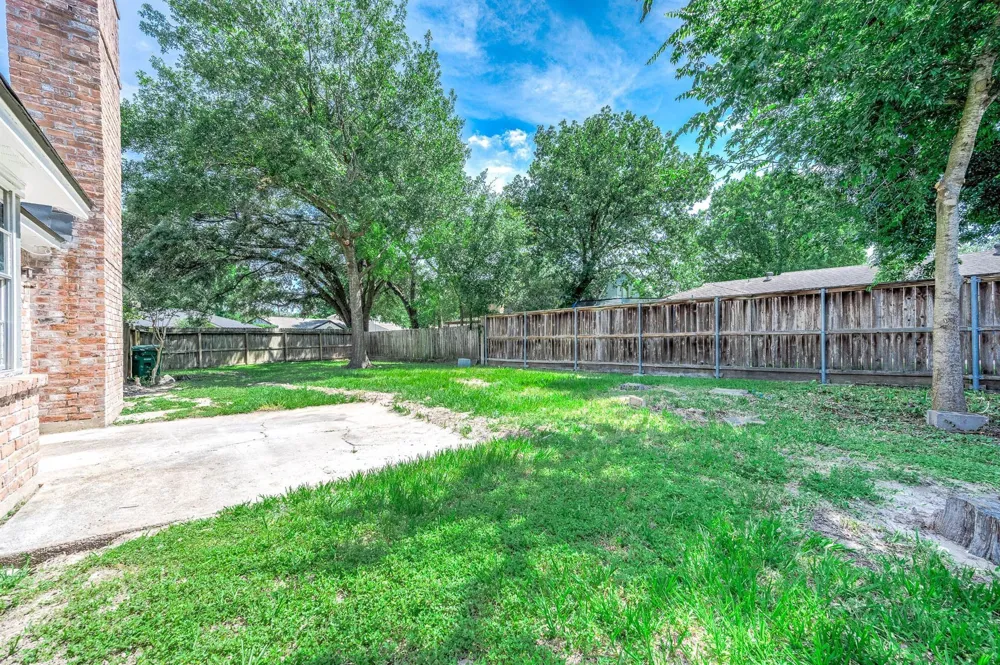 9014 Landwood Drive Houston, TX 77040