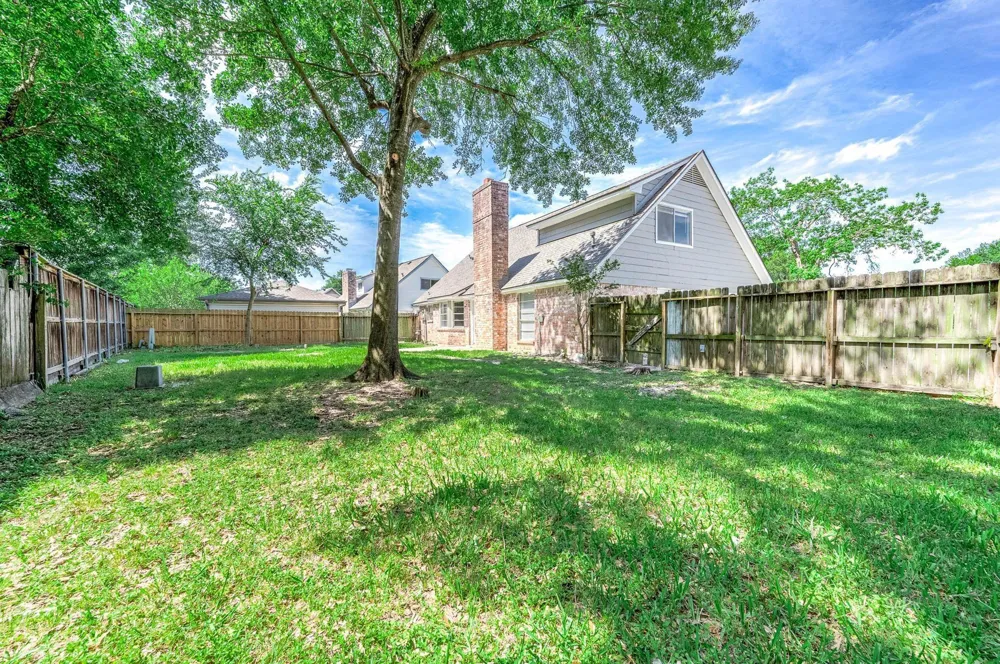 9014 Landwood Drive Houston, TX 77040