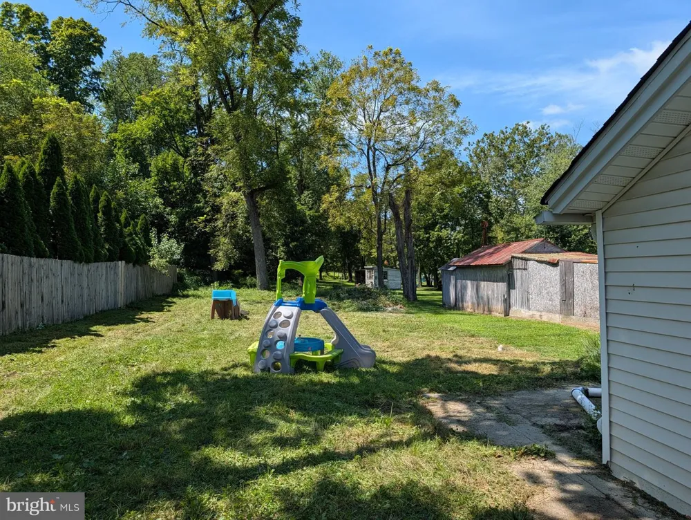 425 JULIUSTOWN PEMBERTON ROAD Pemberton, NJ 08068