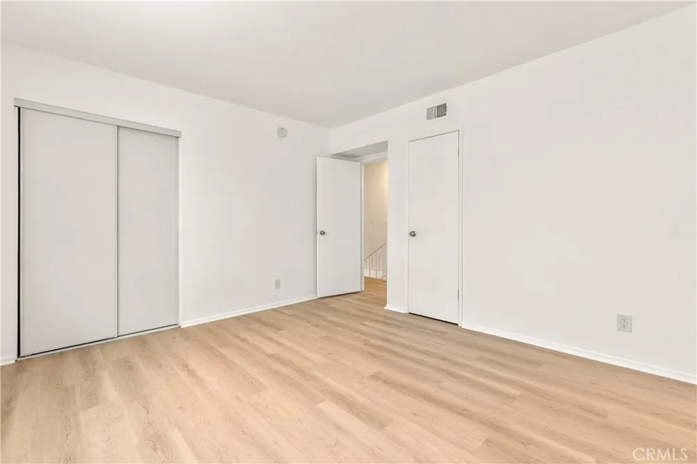 218 Thorne Los Angeles, CA 90042