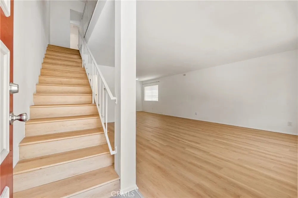 218 Thorne Los Angeles, CA 90042