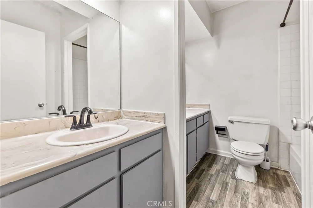 218 Thorne Los Angeles, CA 90042