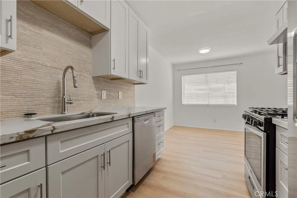 218 Thorne Los Angeles, CA 90042