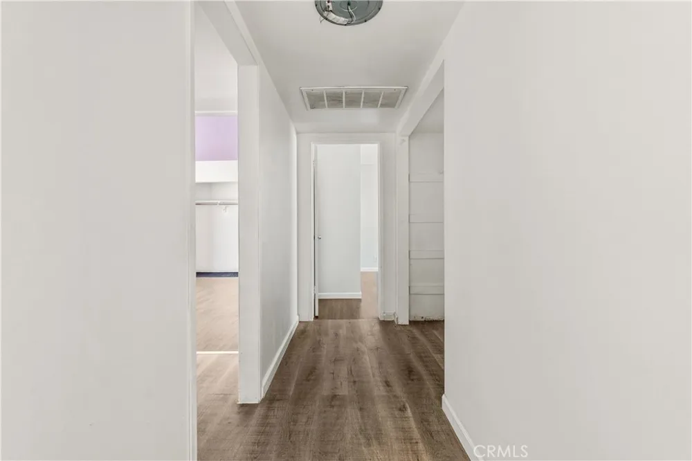 218 Thorne Los Angeles, CA 90042