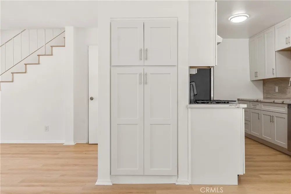 218 Thorne Los Angeles, CA 90042