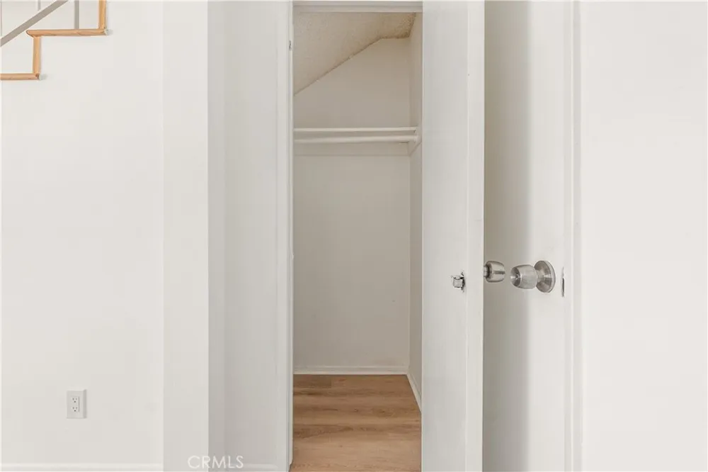 218 Thorne Los Angeles, CA 90042