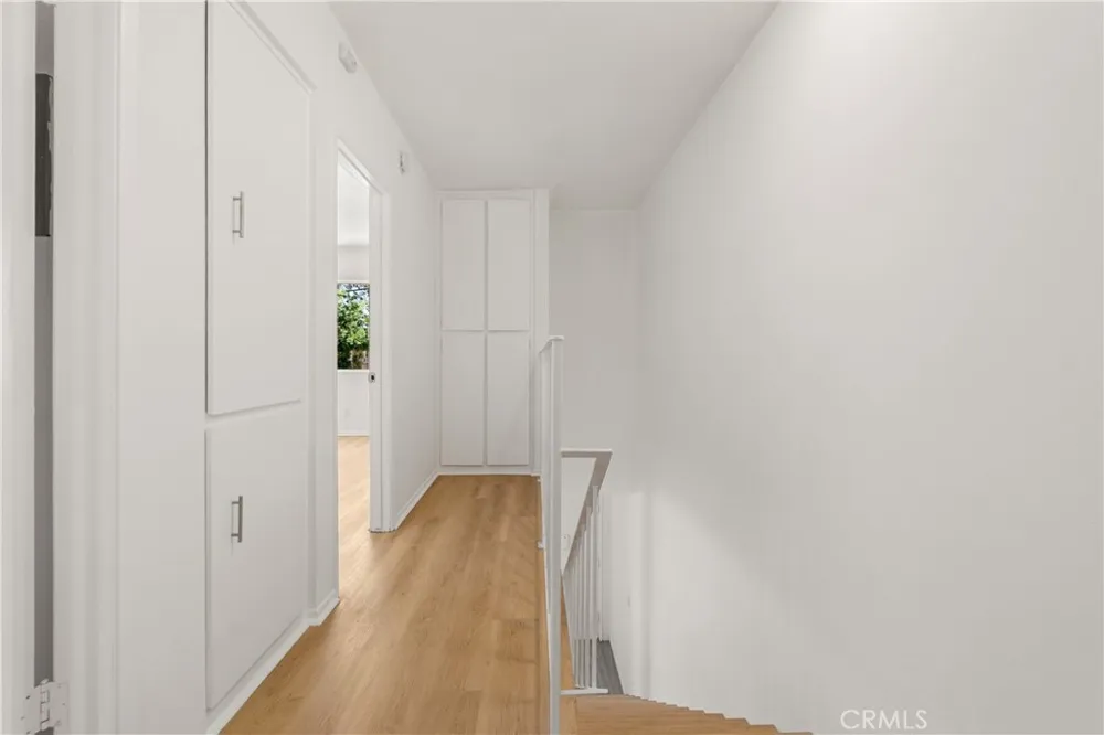 218 Thorne Los Angeles, CA 90042