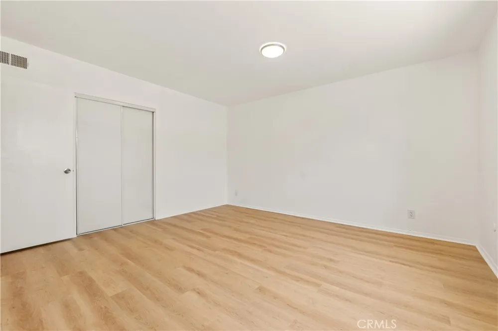218 Thorne Los Angeles, CA 90042