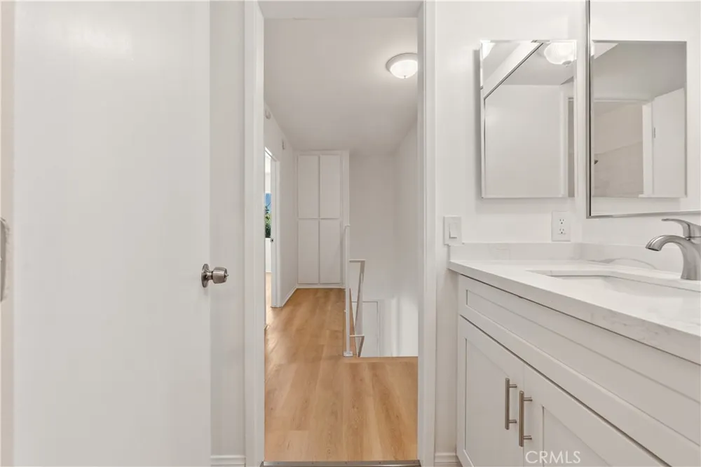 218 Thorne Los Angeles, CA 90042