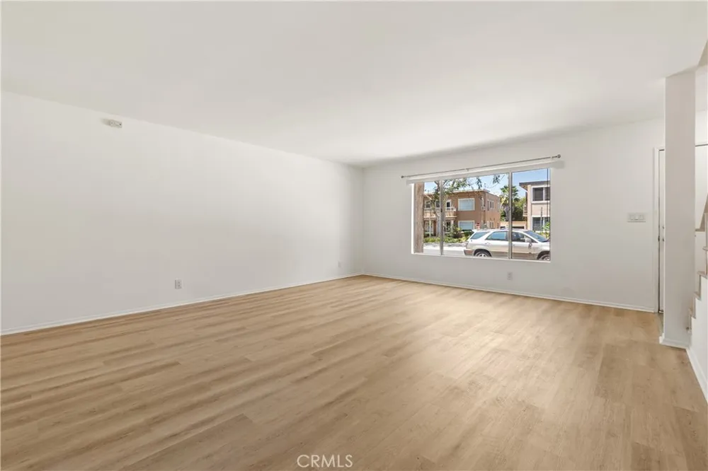 218 Thorne Los Angeles, CA 90042