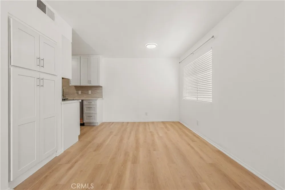 218 Thorne Los Angeles, CA 90042