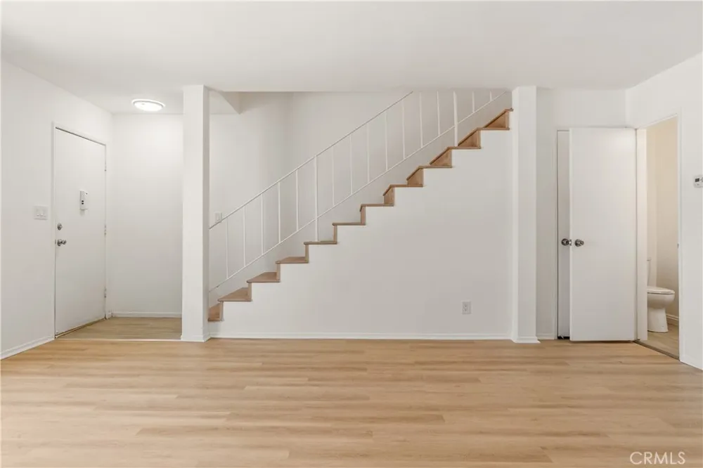 218 Thorne Los Angeles, CA 90042