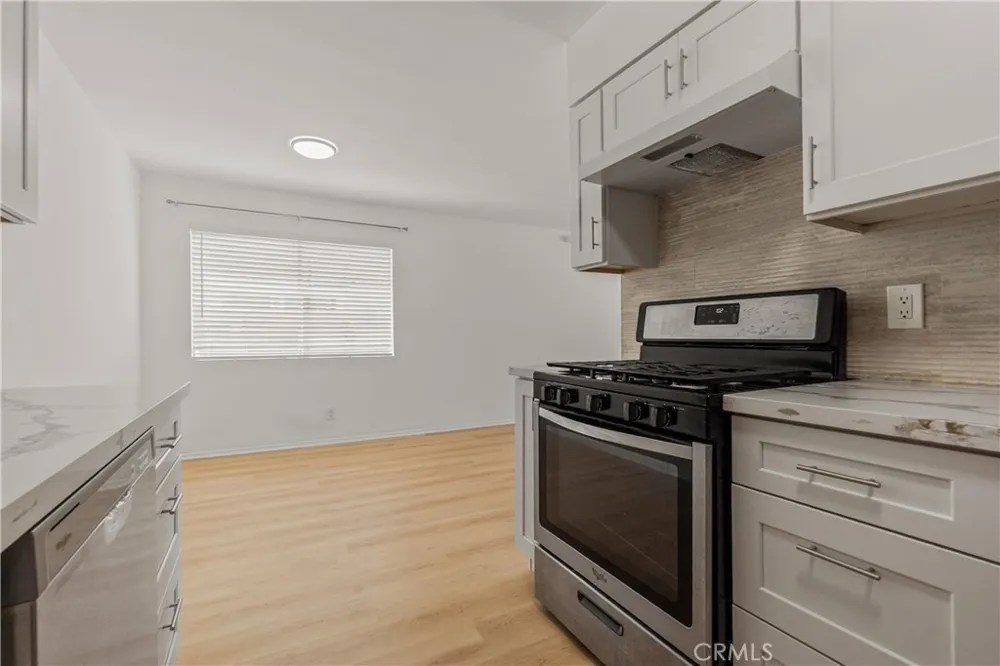 218 Thorne Los Angeles, CA 90042