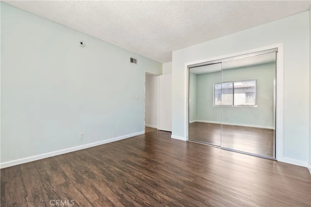 218 Thorne Los Angeles, CA 90042