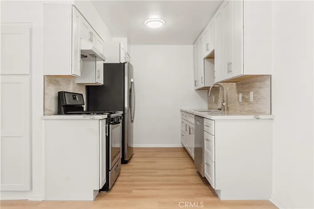 218 Thorne Los Angeles, CA 90042