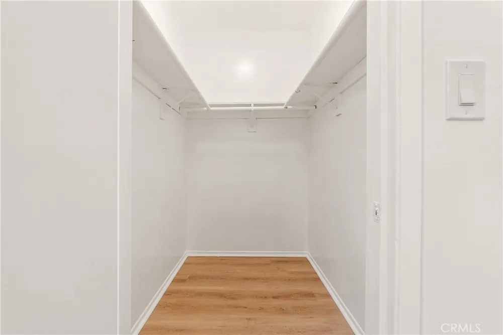 218 Thorne Los Angeles, CA 90042