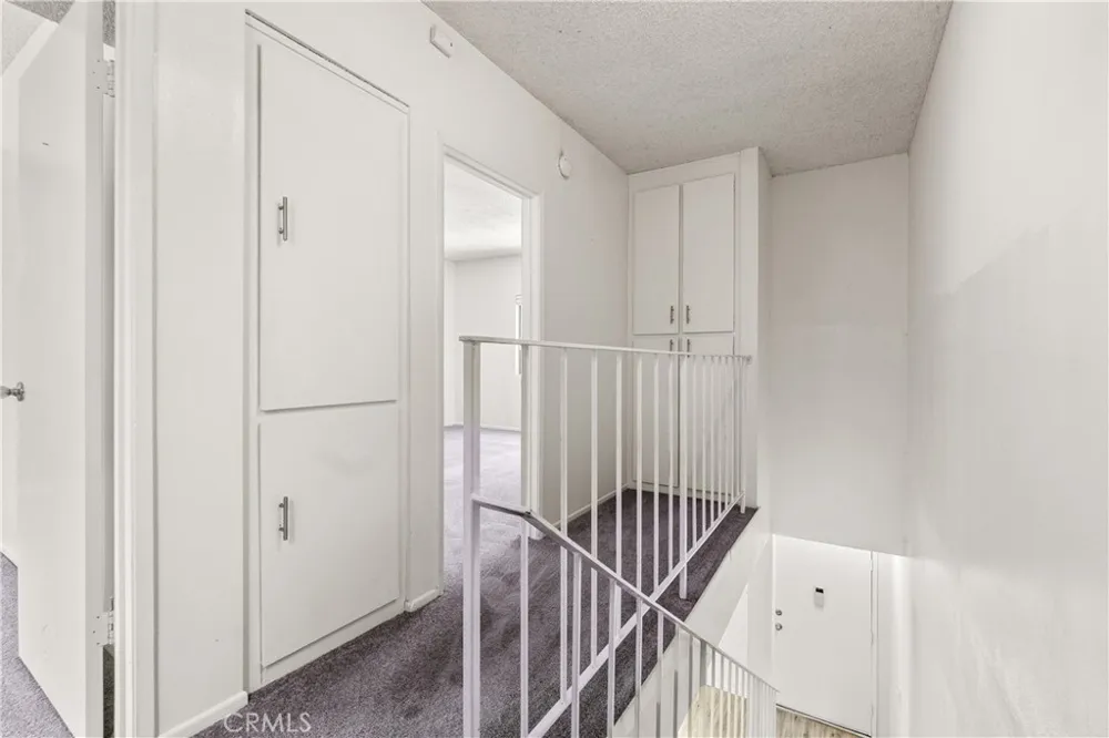 218 Thorne Los Angeles, CA 90042