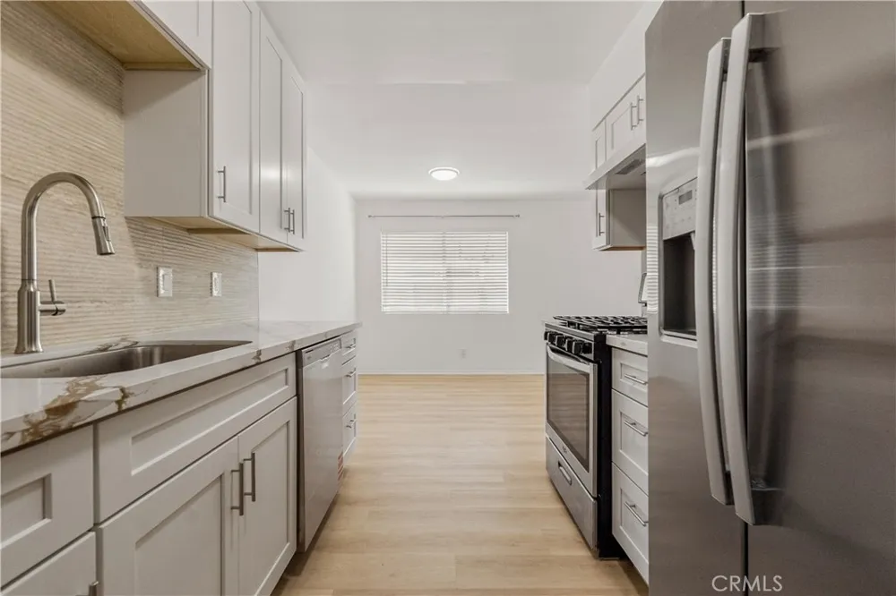 218 Thorne Los Angeles, CA 90042
