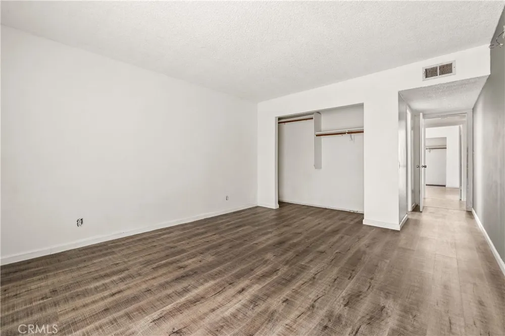 218 Thorne Los Angeles, CA 90042