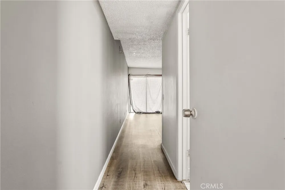 218 Thorne Los Angeles, CA 90042