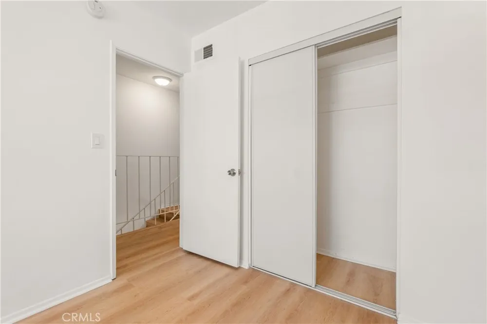 218 Thorne Los Angeles, CA 90042