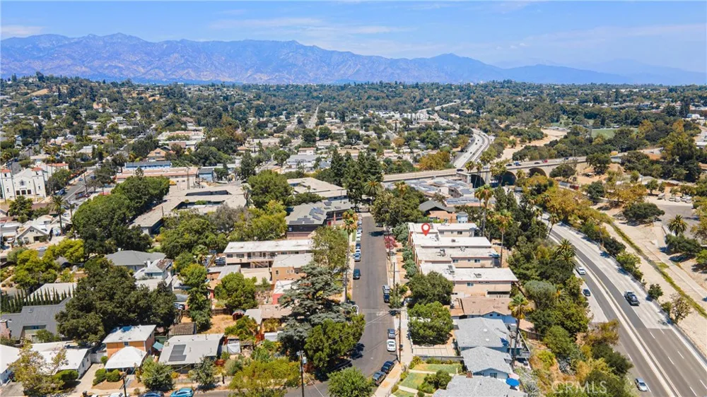 218 Thorne Los Angeles, CA 90042
