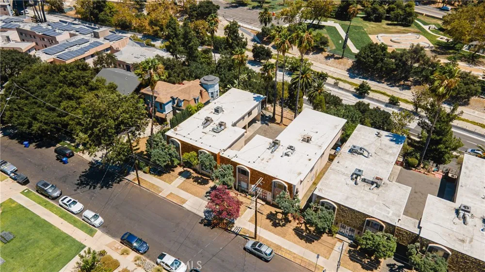 218 Thorne Los Angeles, CA 90042