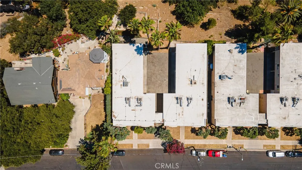 218 Thorne Los Angeles, CA 90042