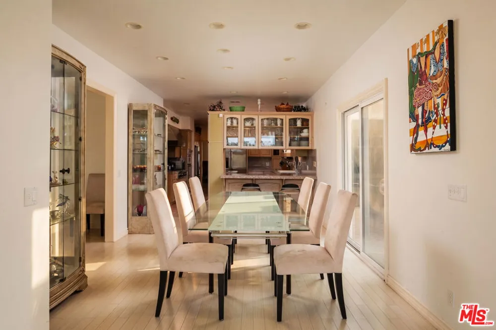 29752 Baden Place Malibu, CA 90265
