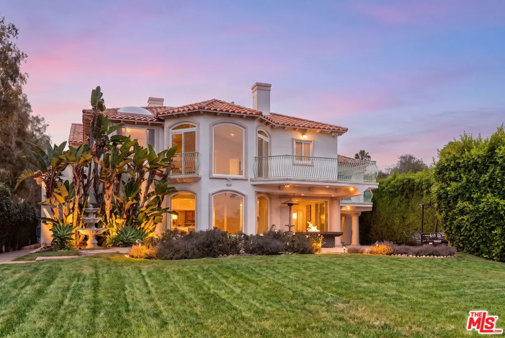 29752 Baden Place Malibu, CA 90265