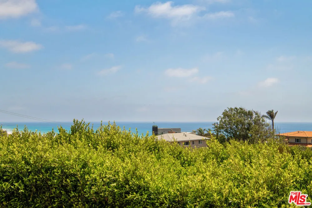 29752 Baden Place Malibu, CA 90265