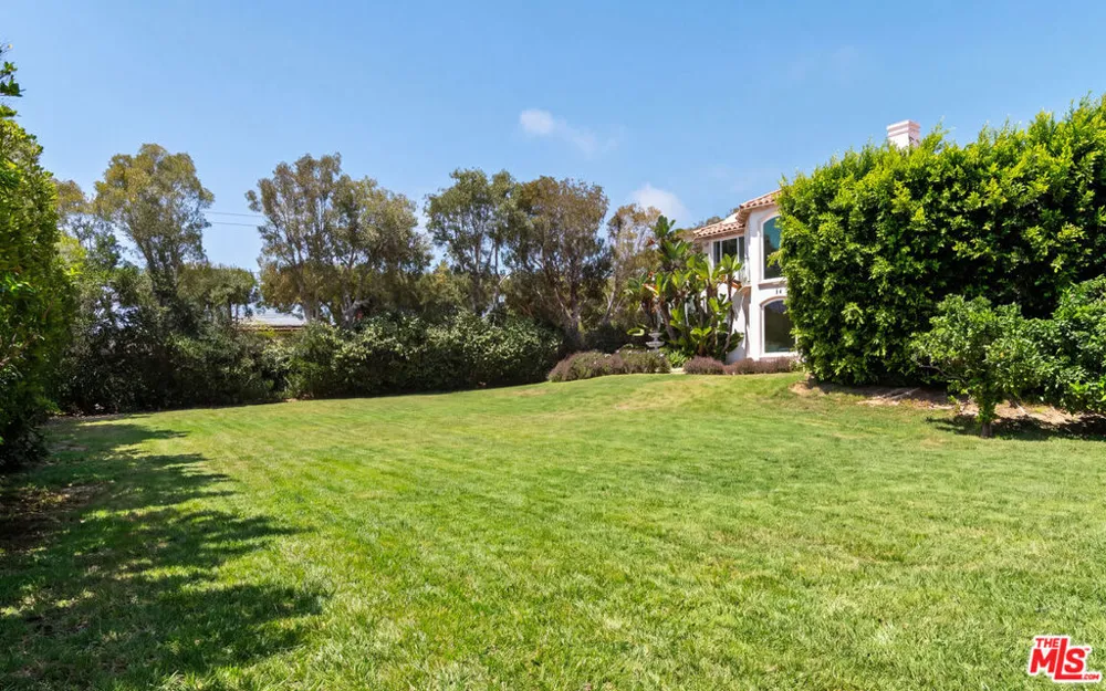 29752 Baden Place Malibu, CA 90265