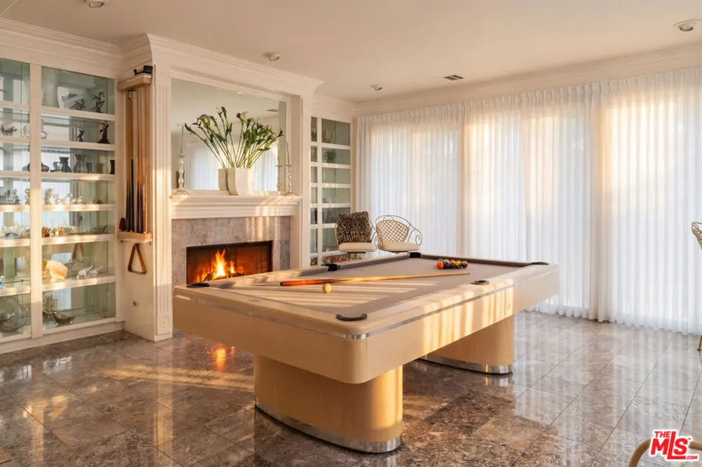 29752 Baden Place Malibu, CA 90265
