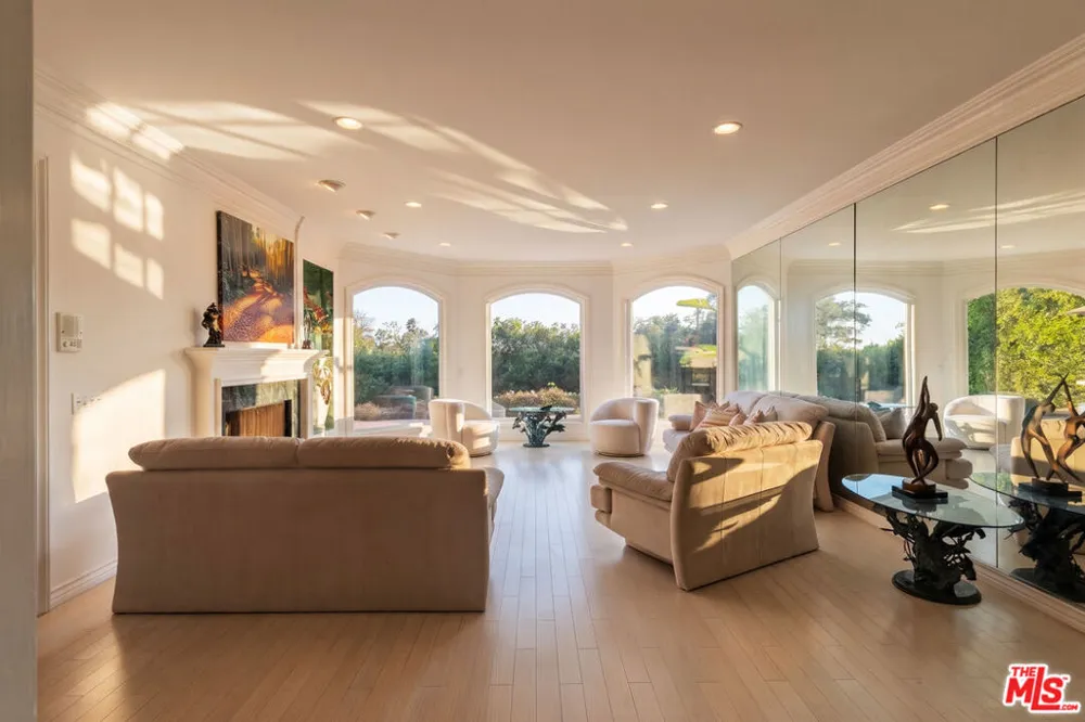 29752 Baden Place Malibu, CA 90265