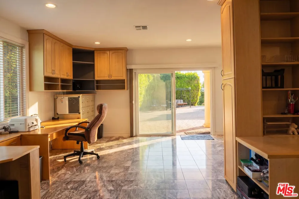29752 Baden Place Malibu, CA 90265