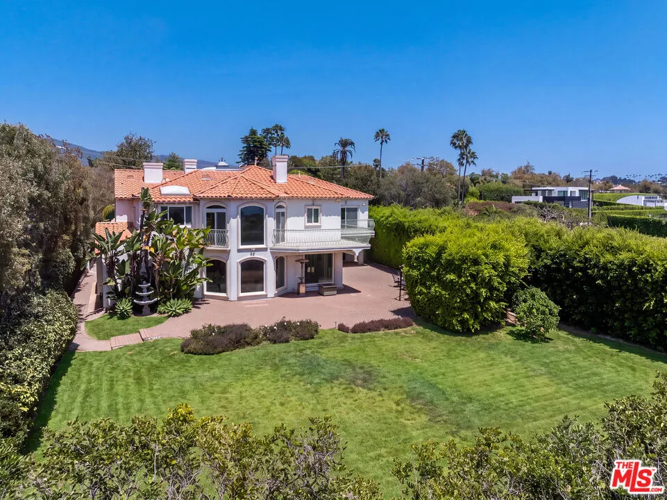 29752 Baden Place Malibu, CA 90265