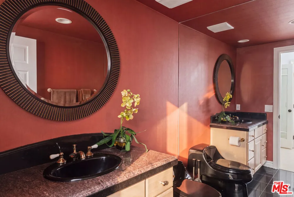 29752 Baden Place Malibu, CA 90265