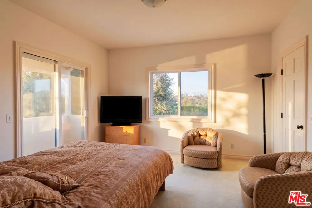 29752 Baden Place Malibu, CA 90265