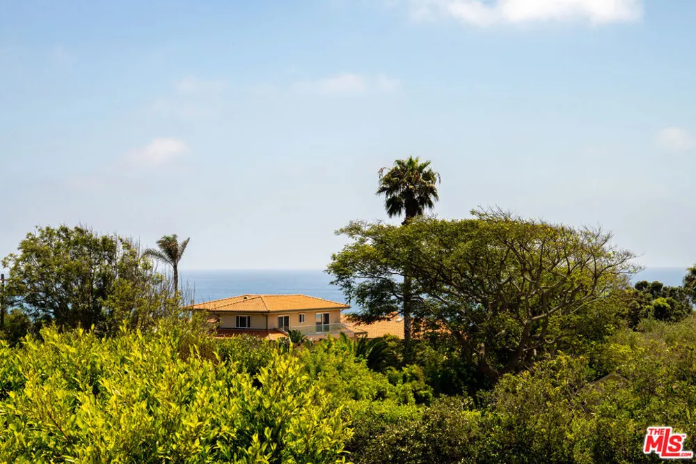 29752 Baden Place Malibu, CA 90265