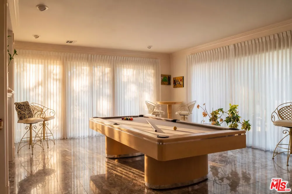 29752 Baden Place Malibu, CA 90265